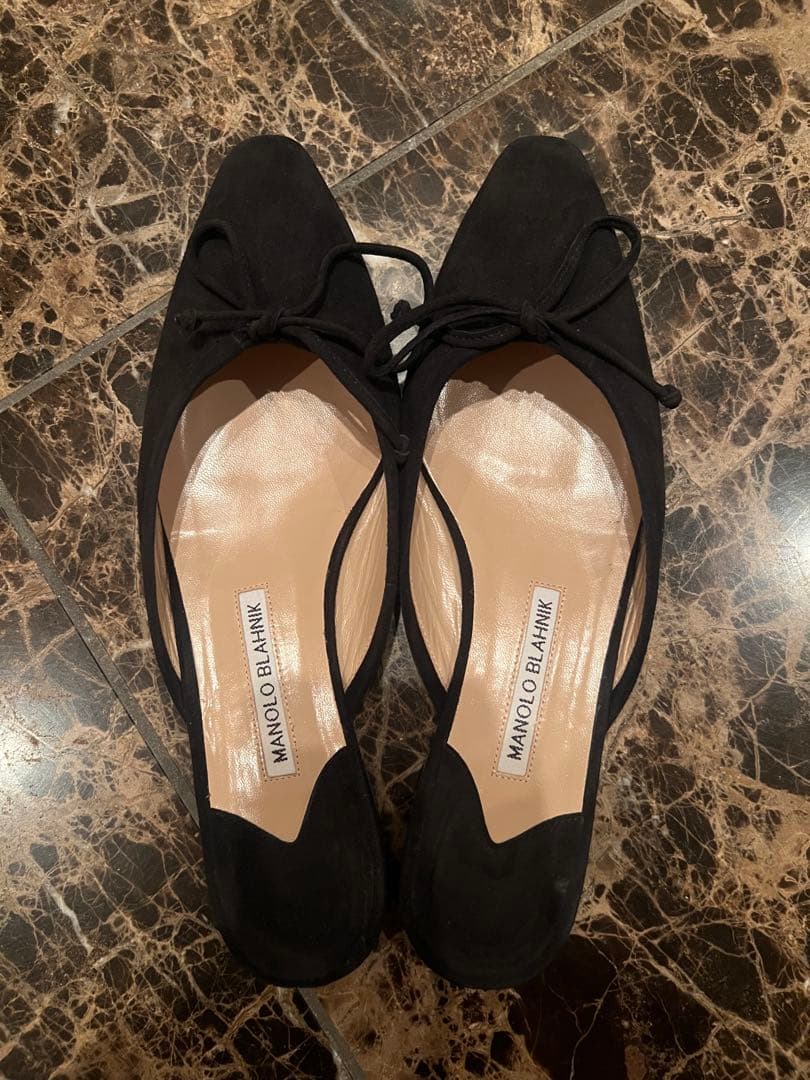 紅　ボッテガ財布　& MANOLO BLAHNIK Ballerina