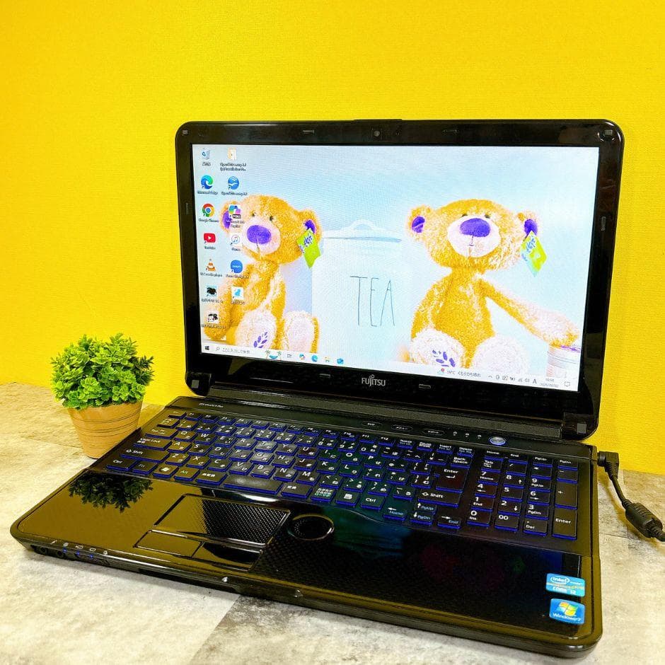 資料作成や動画視聴に❣すぐ使えるノートパソコン 黒 カメラ付き 大容量500GB