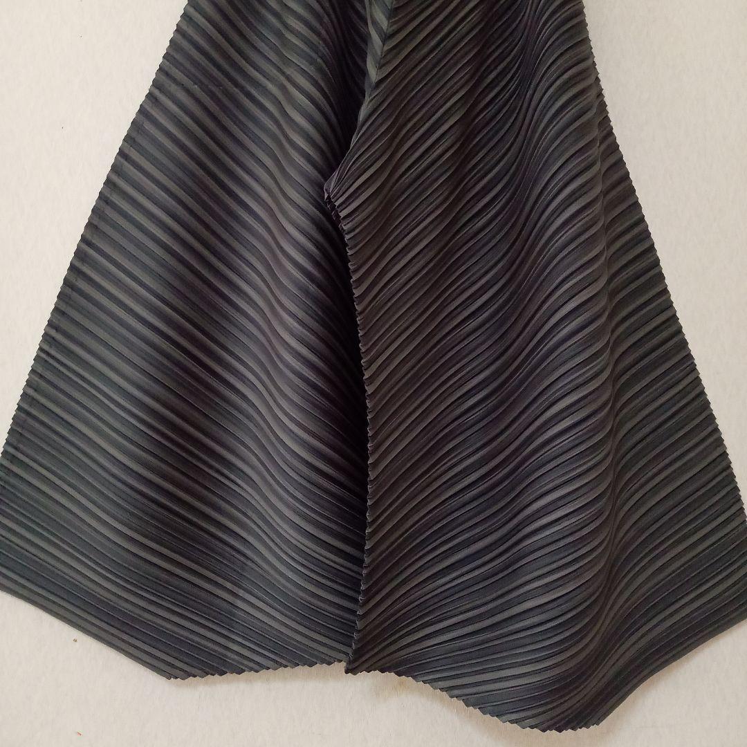 PLEATS PLEASE　ボリュームパンツ