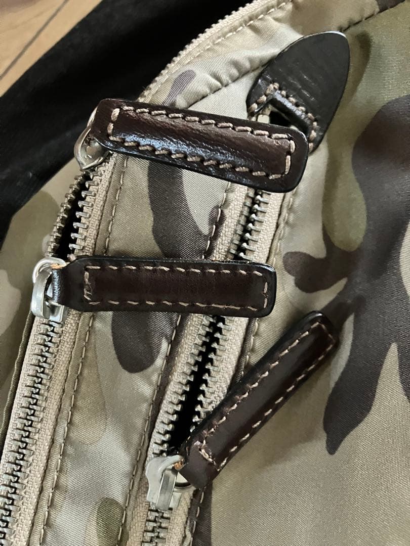 セール❗️Daniel & Bob カモフラージュ ボディバッグ