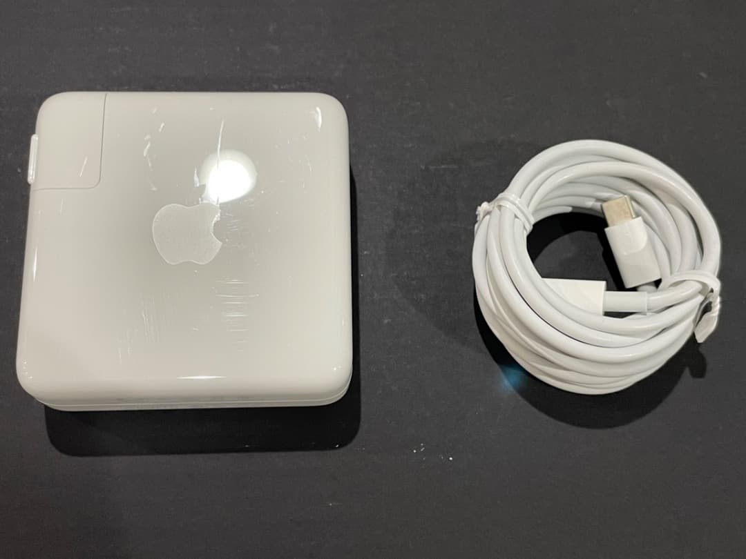 ◯Macbook Pro 2018 2TB 32GB 2.9GHz WIN11