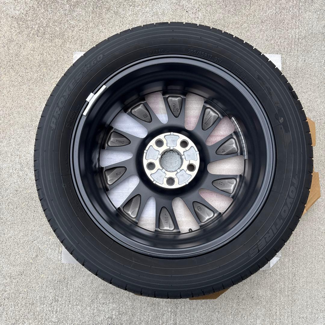 値下！［3/4本目］新車外しトヨタ新型ヴォクシーS-Zハイブリッドホイールタイヤ