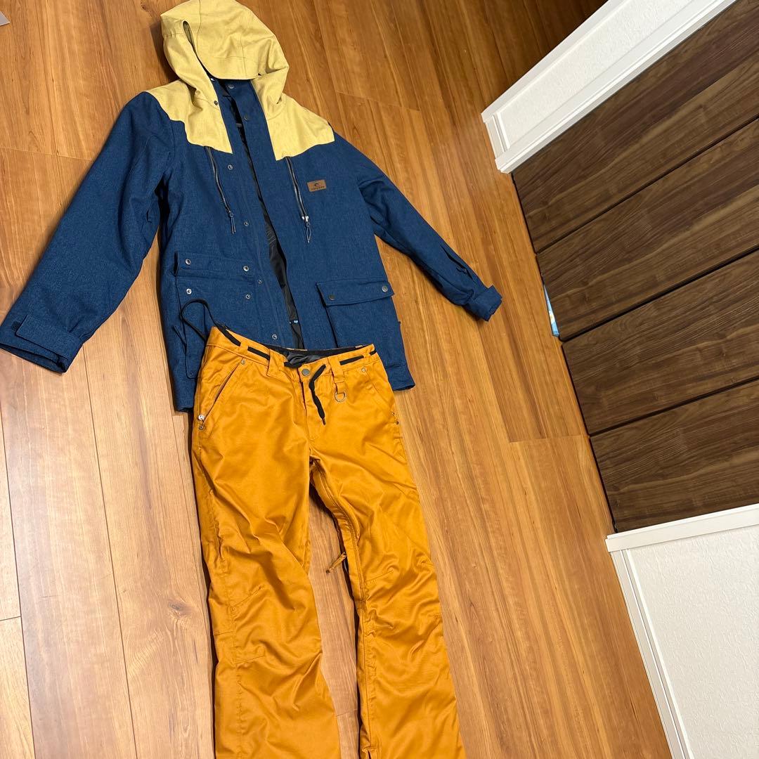 スノーボードウェアセット（ジャケット＆パンツ）最終値下げ