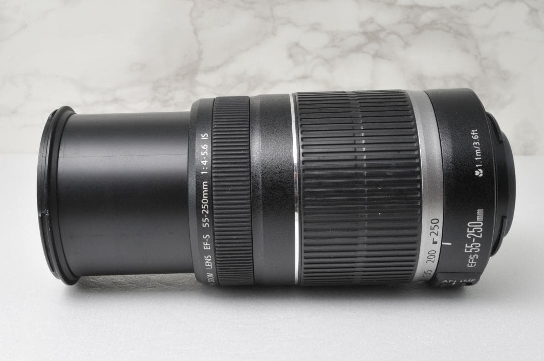 望遠レンズ Canon EF-S 55-250mm IS⭐️手ぶれ補正 ズーム