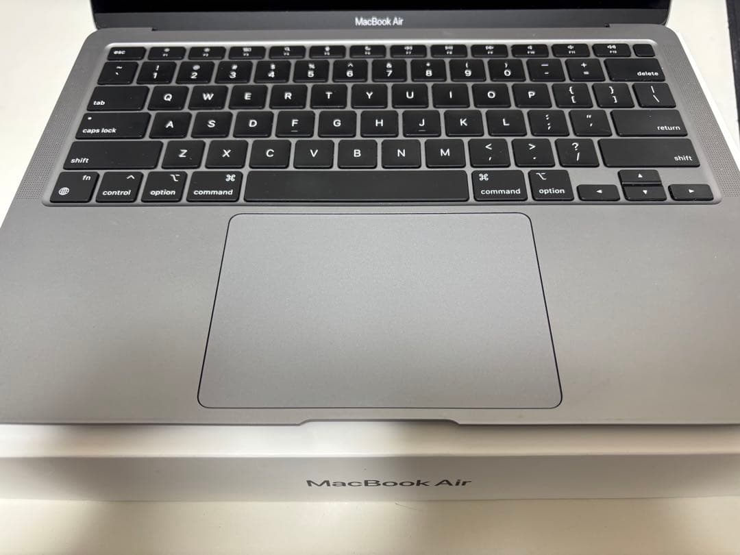佐*藤様 美品 MacBookAir M1/16GB/256G USキー 84%