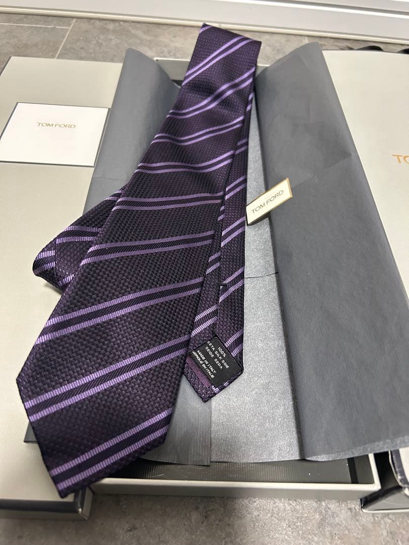 最終価格TOM FORD トムフォードネクタイ　パープル　ストライプ