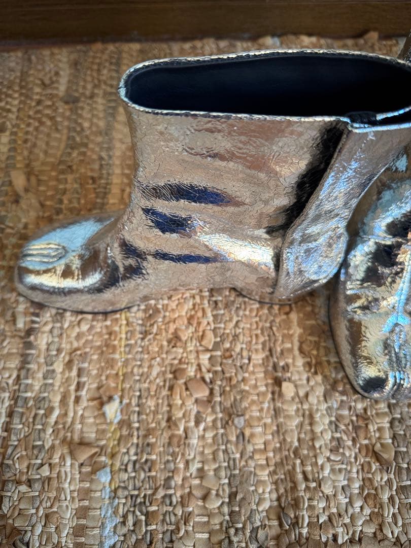 Maison Margielaメタリックシルバー Tabi