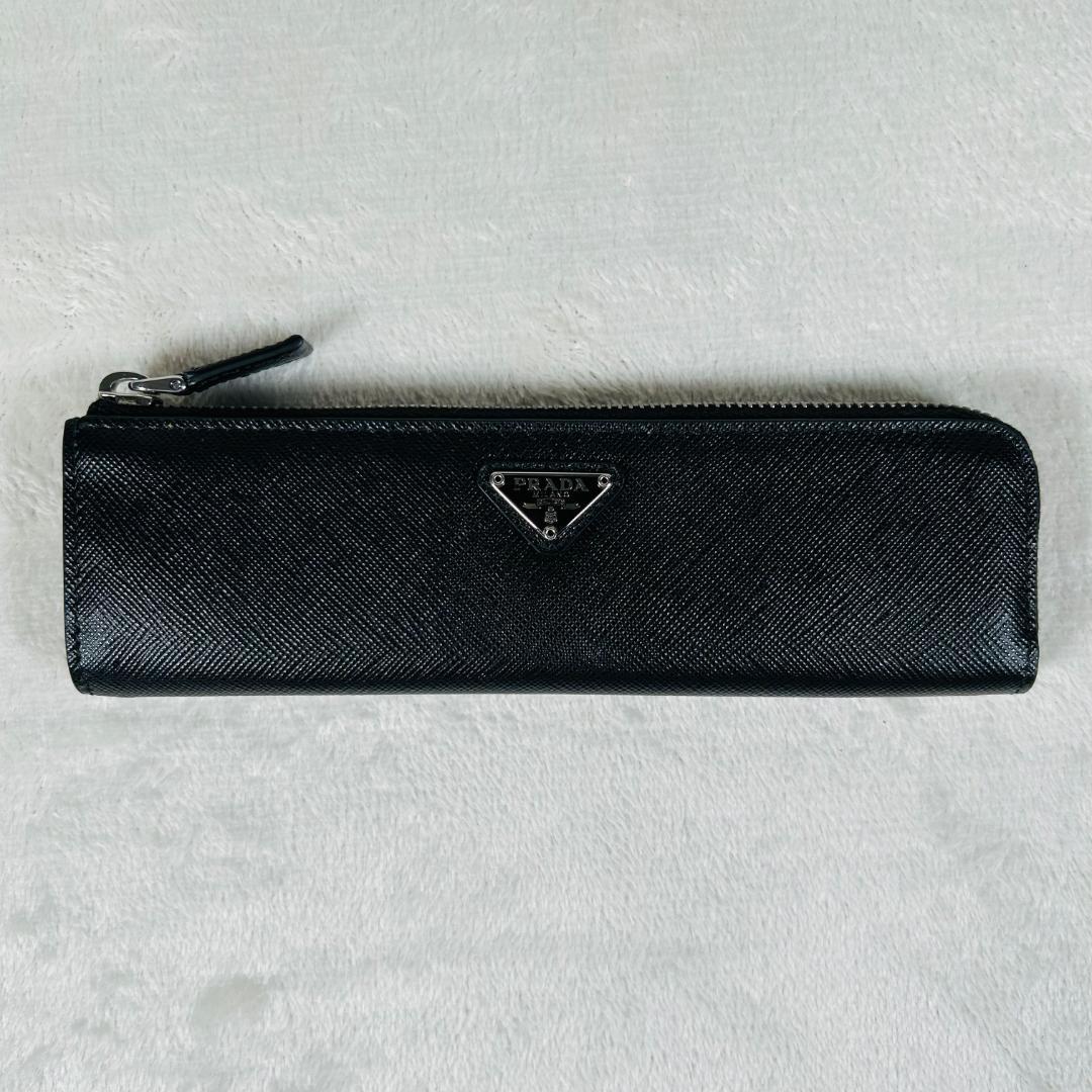新品未使用 プラダ ペンケース サフィアーノ トライアングルロゴ ジップ