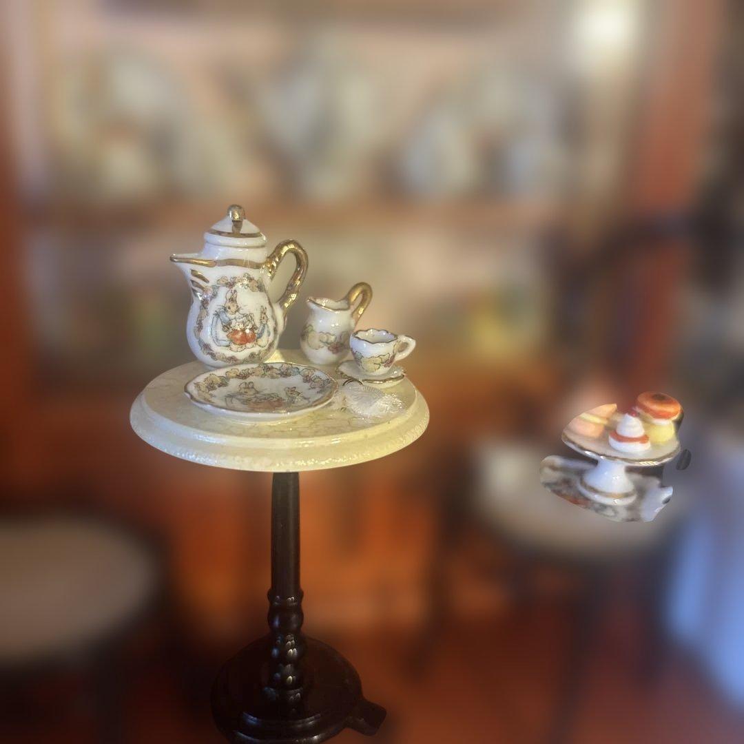 ドイツ、ロイターポーセレン　ドールハウス　ピーターラビットカフェ