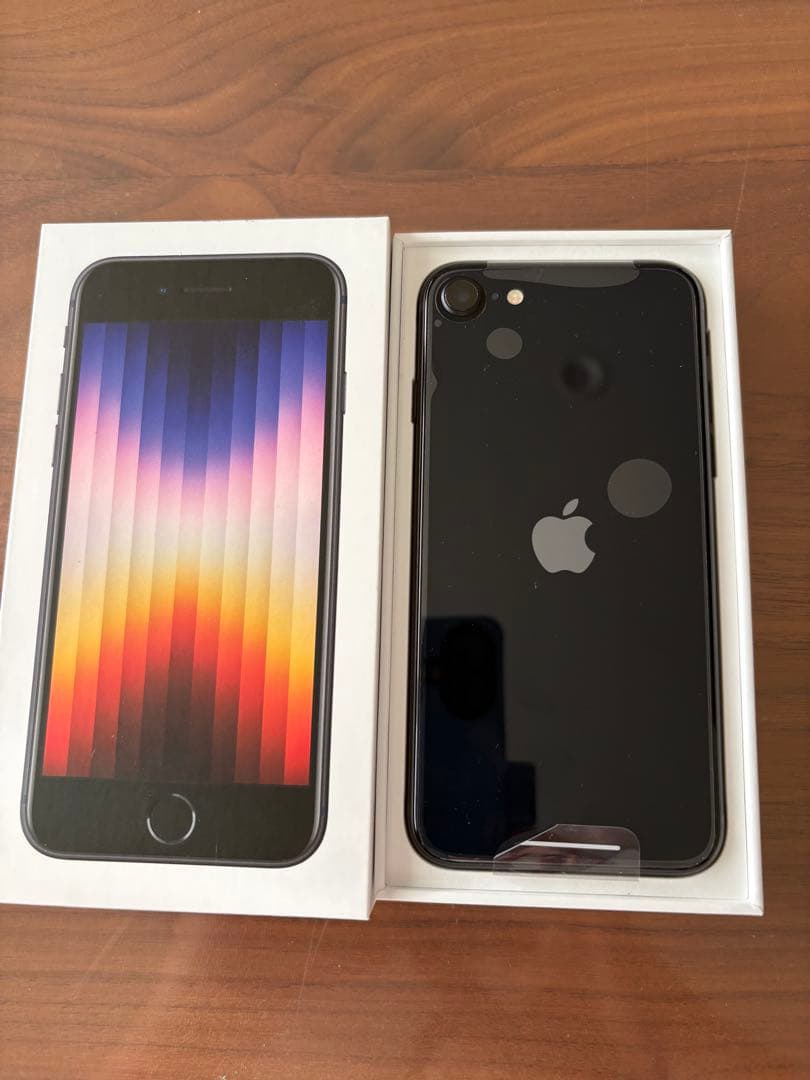 Apple iPhone SE (第3世代) ブラック 本体　新品未使用