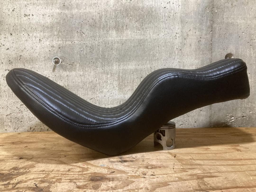 送料無料 キング&クィーンシート ナックル パン ショベル ハーレー チョッパー