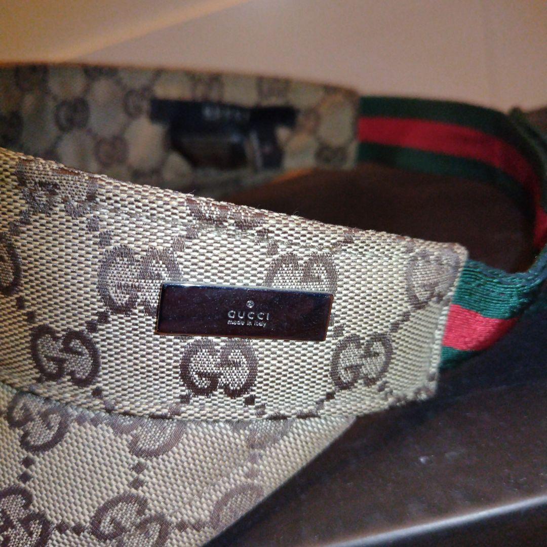 グッチ　サンバイザー