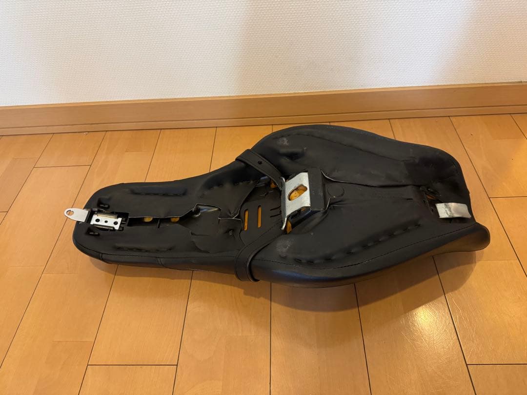 ハーレー　XL スポーツスター 純正シート