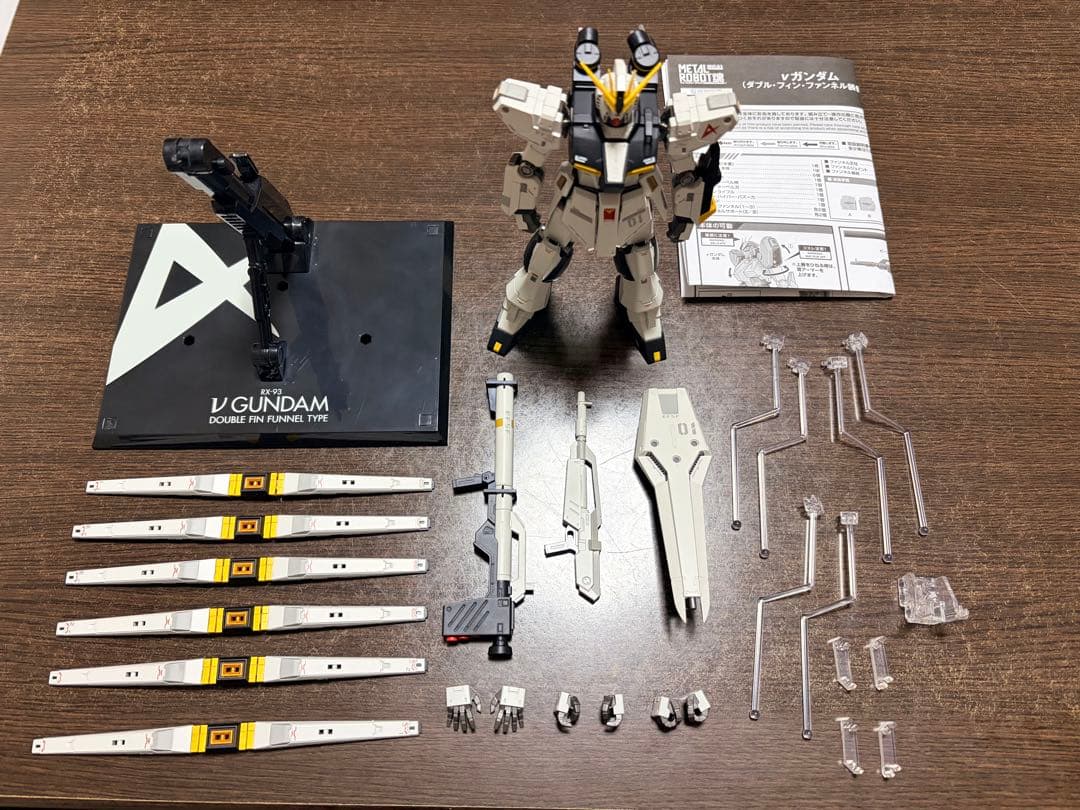 L ROBOT魂 νガンダム ダブル・フィン・ファンネル装備型