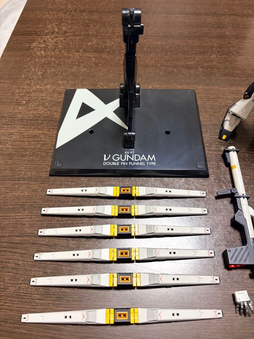 L ROBOT魂 νガンダム ダブル・フィン・ファンネル装備型
