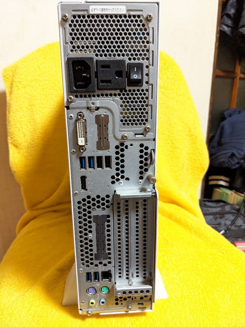 富士通.ESPRIMO.D587/SX.Windows10。