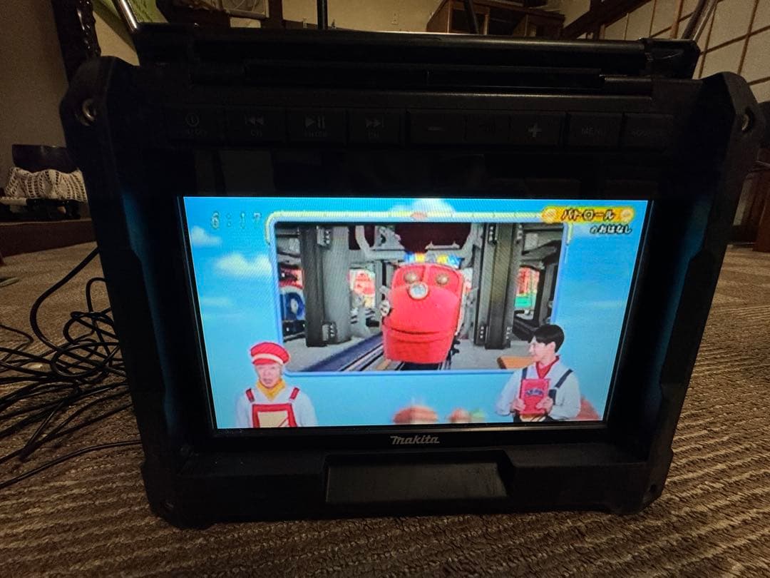 Makita TV + RADIO ポータブルテレビ