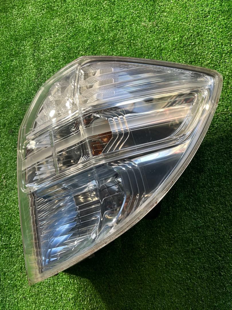 GP1 フィット　左右テールランプ　クリアレンズ