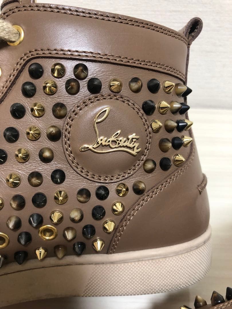 チ*カ様 CHRISTIAN LOUBOUTINスタッズ装飾ブラウンハイカットス