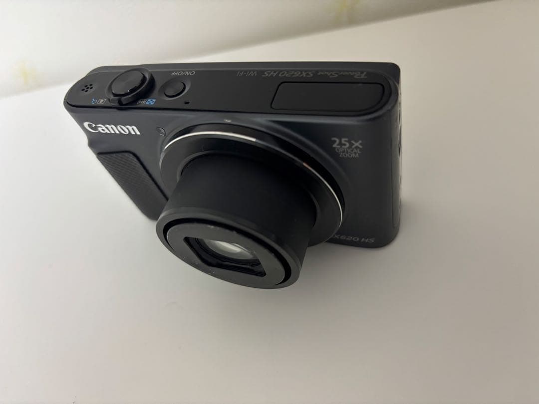 Canon PowerShot SX620 HS 本体と付属品