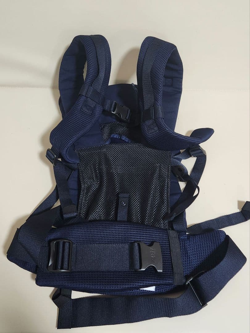 アップリカ　ラクリス　抱っこひも　ネイビー