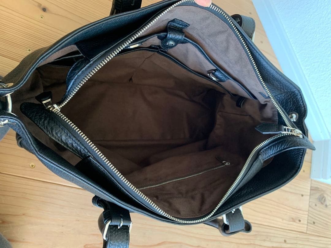 ペッレモルビダ　黒のレザートートバッグ　未使用・美品