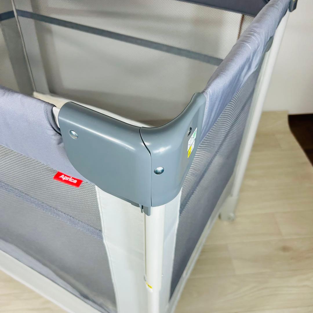 アップリカ ココネルエアー　ベビーベッド グレーベアー