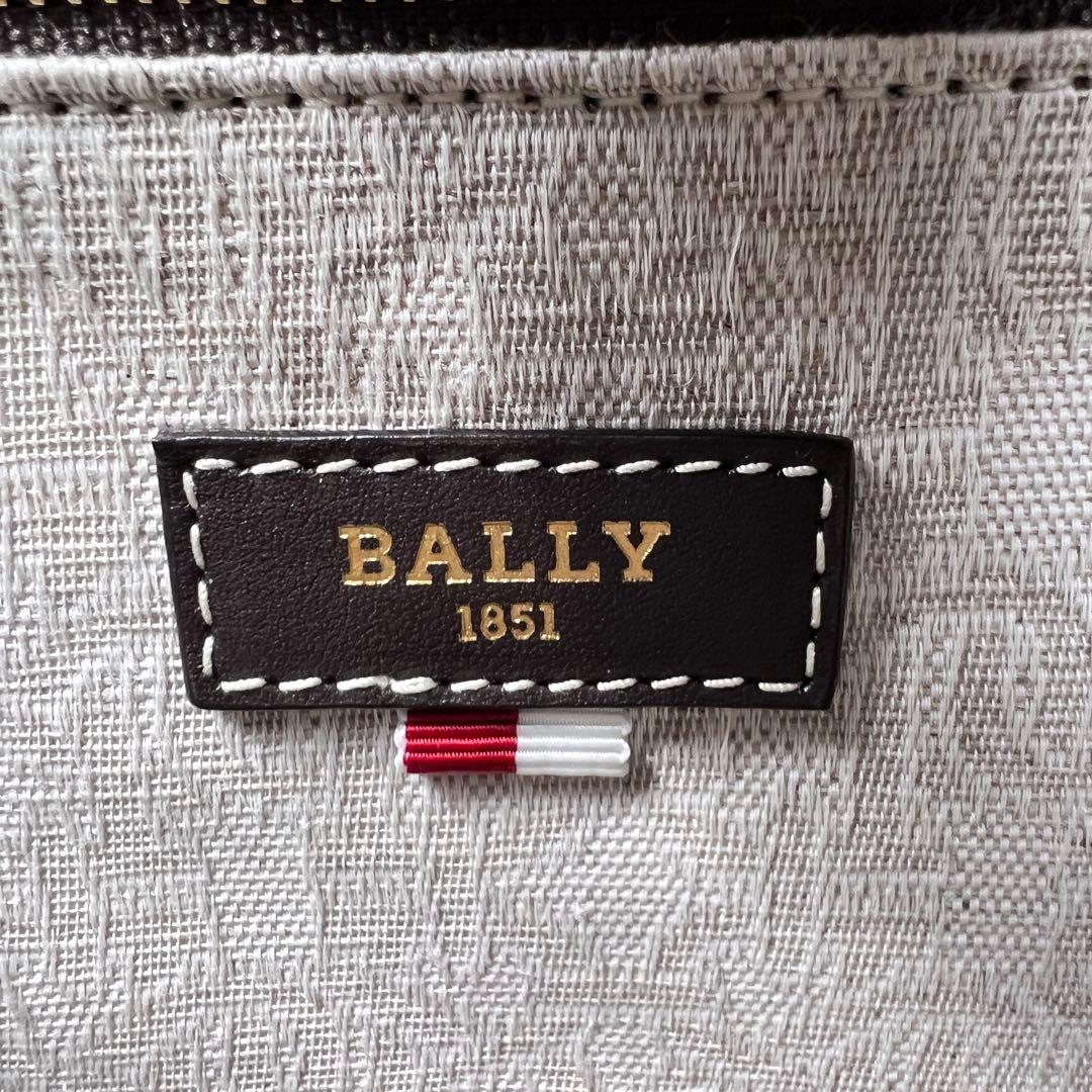 【未使用級】BALLY トートバッグ　クリスタリア　レザー　ロゴ型押し　スタッズ