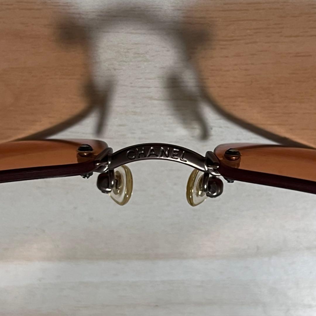 付属品付き CHANEL ココマーク リムレス サングラス 4002