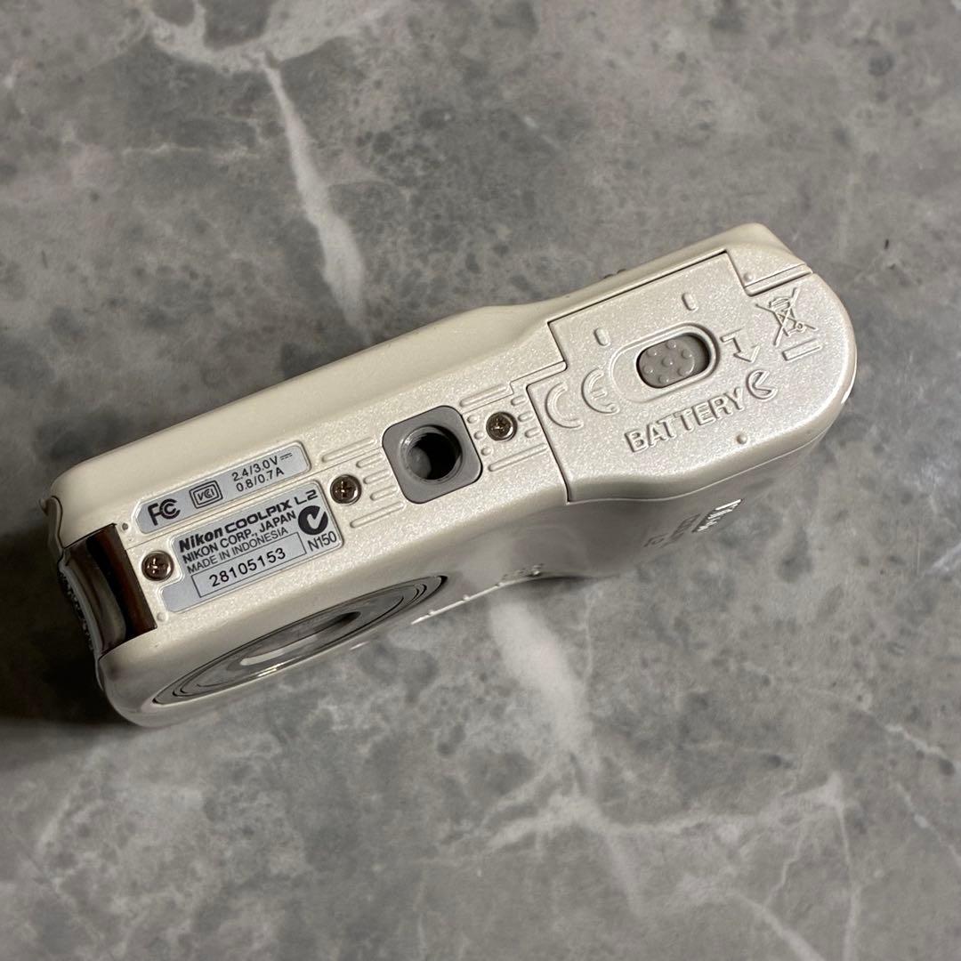 ⭐️完動品⭐️ ニコンNikon COOLPIX L2 ホワイト コンデジ