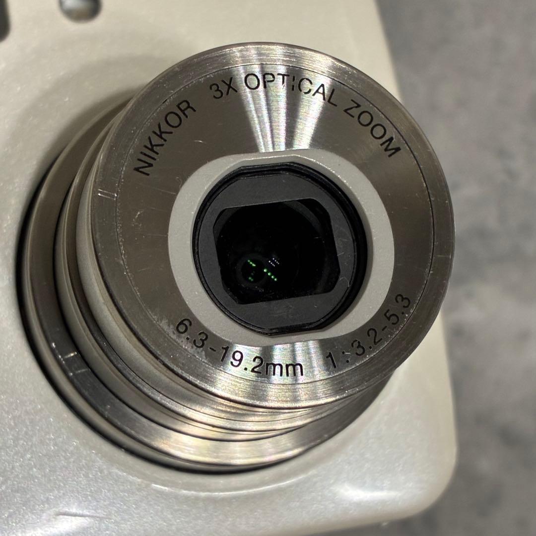 ⭐️完動品⭐️ ニコンNikon COOLPIX L2 ホワイト コンデジ