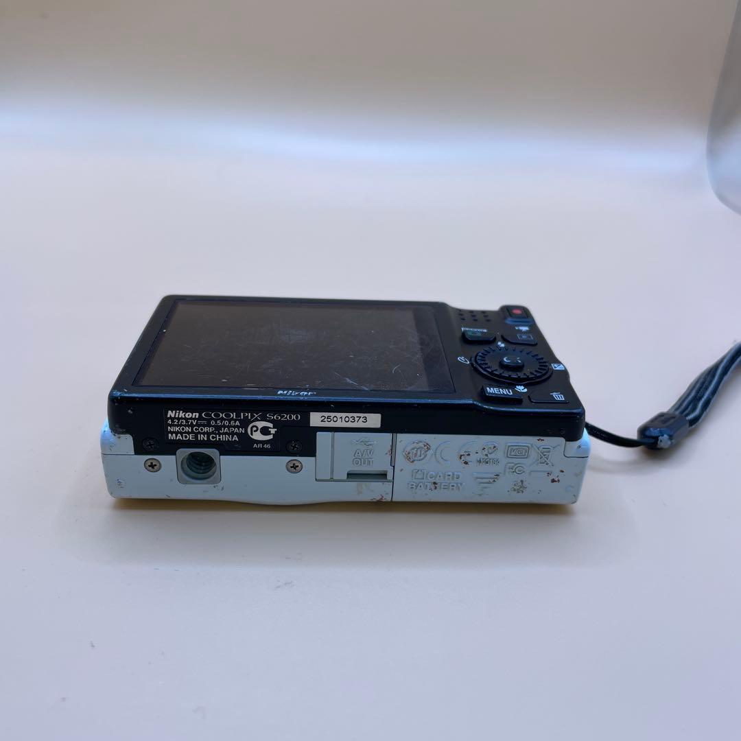 Nikon COOLPIX S6200 デジカメ B043