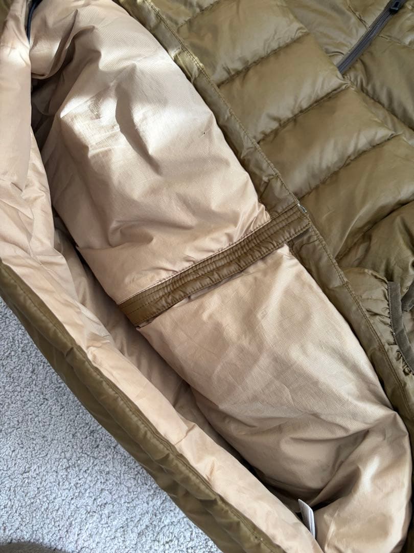 あ*お様 破格‼️ パタゴニア　ダウンセーターフーディー　カーキ　ブラウン　ダウ