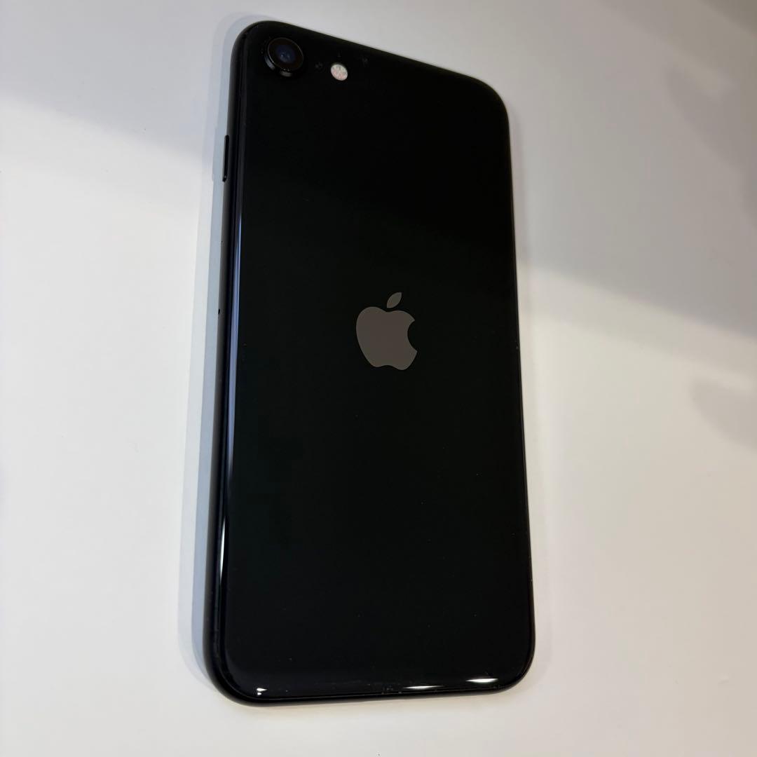 Apple iPhone SE 第二世代64GBブラック【SIMフリー】