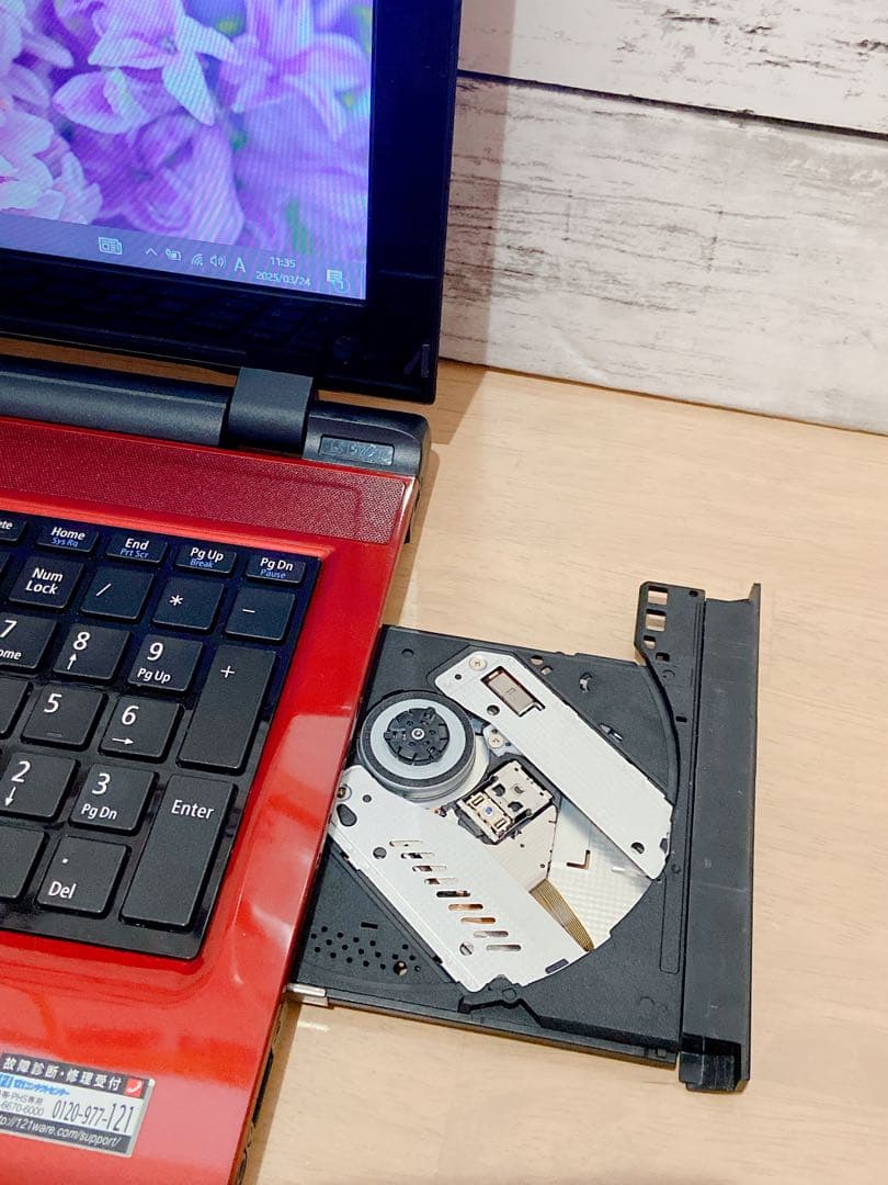 【特価❣】人気のレッド❣すぐに使える薄型ノートPC❣LavieS