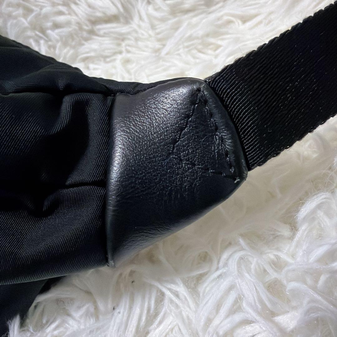 【美品】モンクレール FELICIE GM ボディバッグ ブラック 確実正規品