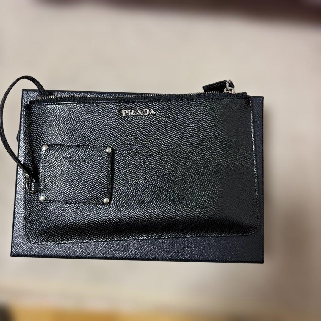 PRADA ブラックレザーポーチ