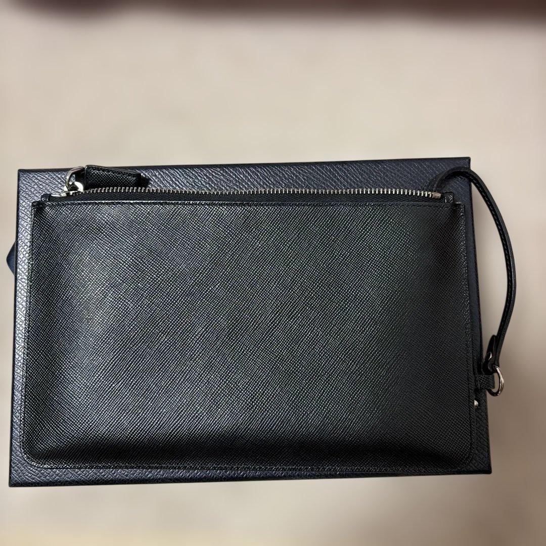 PRADA ブラックレザーポーチ