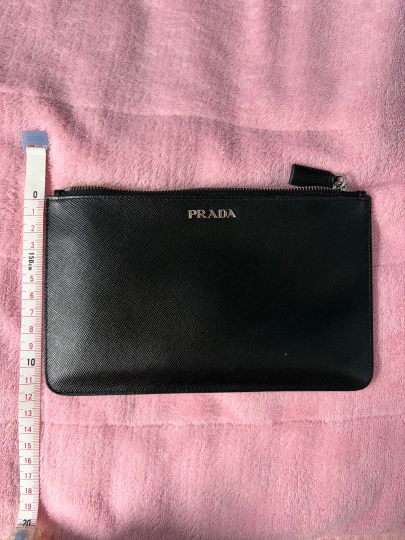 PRADA ブラックレザーポーチ