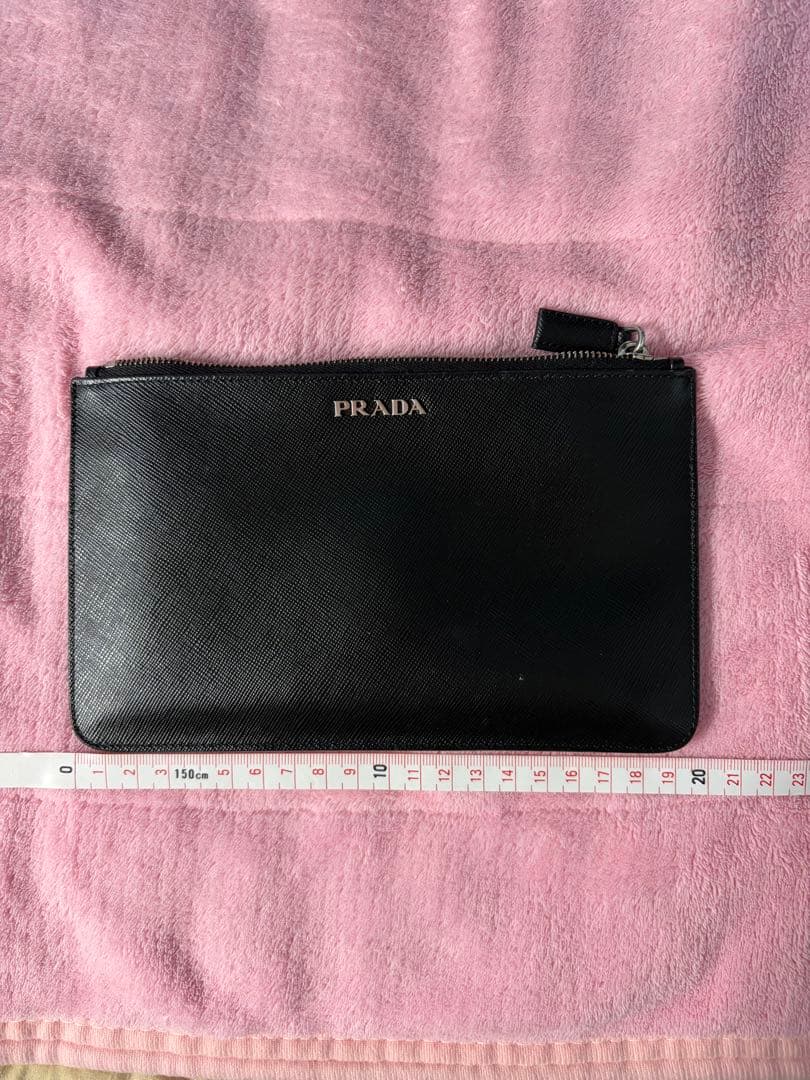 PRADA ブラックレザーポーチ
