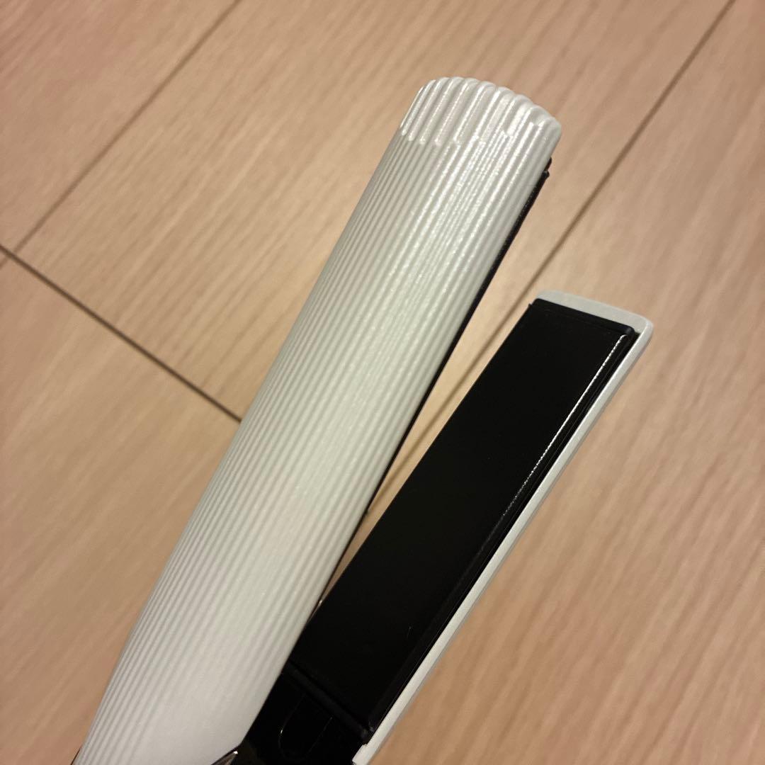 週末値下2023年製Refa リファビューテック ストレートアイロン