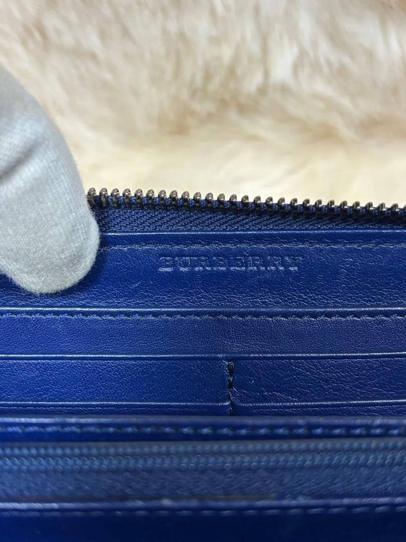 カ*ン様 【極美品】バーバリー　ラウンドジップ長財布　ネイビー パテントレザー