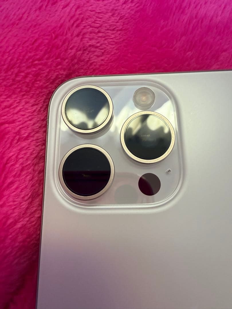 Apple iPhone 15 Pro Max 256GB ホワイトチタニウム