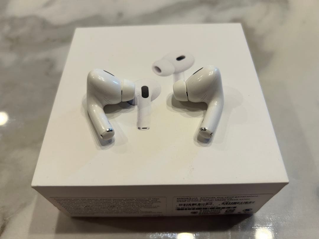 Apple AirPods Pro 2 本体　Lightning