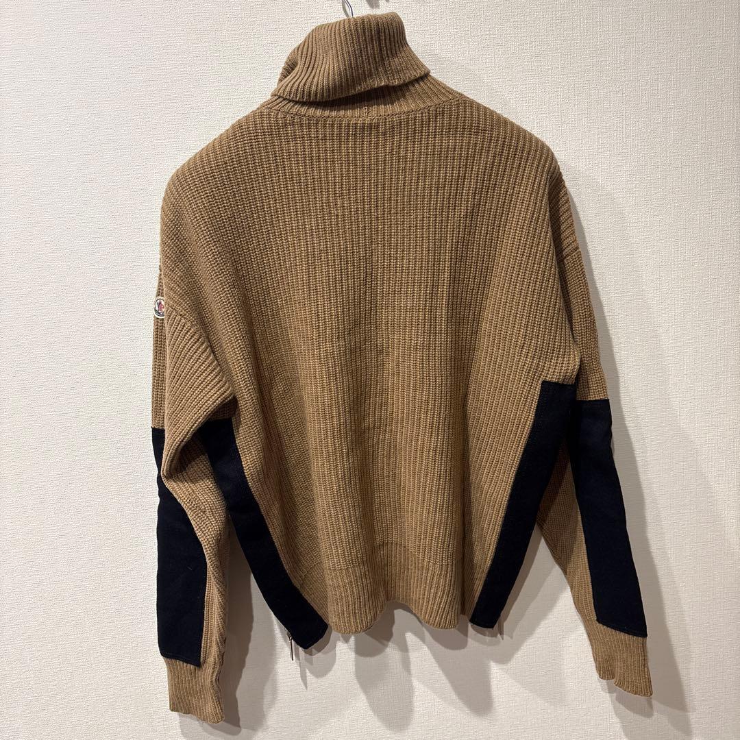 MONCLER ベージュ タートルネック ニット　メンズ