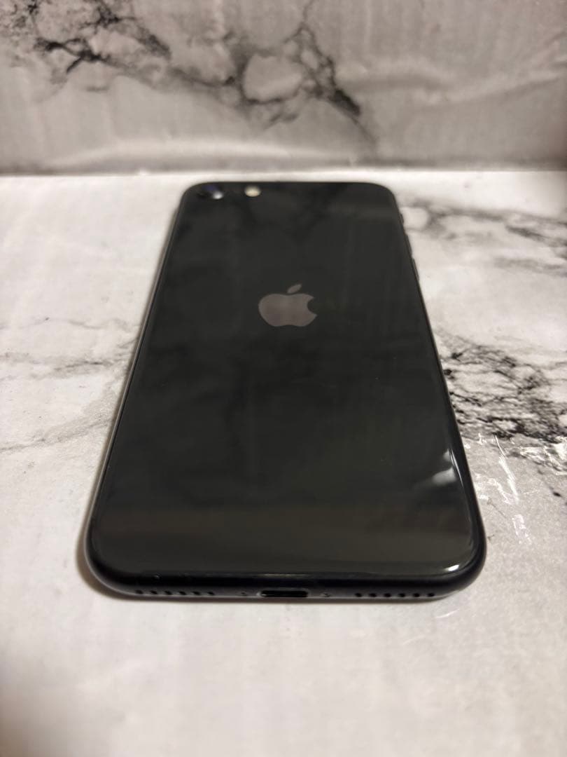 【送料無料✨】iPhoneSE2 本体ブラック 128GB SIMフリー本体
