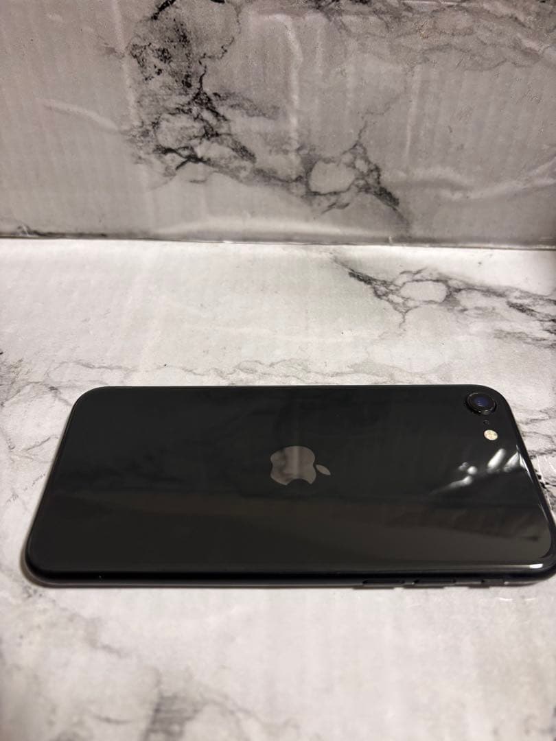 【送料無料✨】iPhoneSE2 本体ブラック 128GB SIMフリー本体