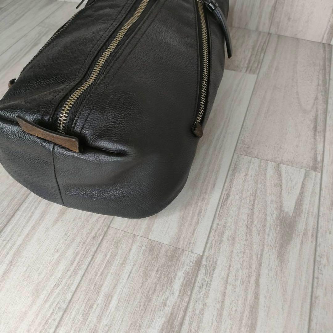 55 COACH コーチ　レザー　ボディーバッグ