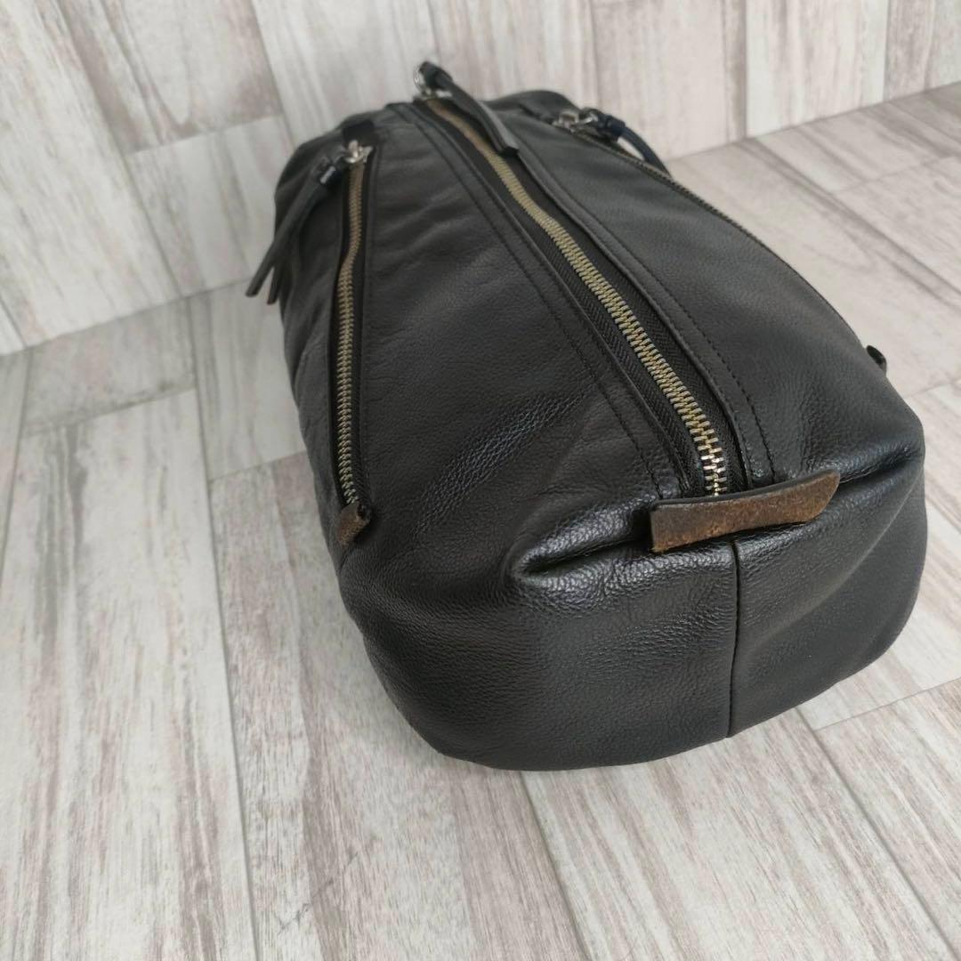 55 COACH コーチ　レザー　ボディーバッグ