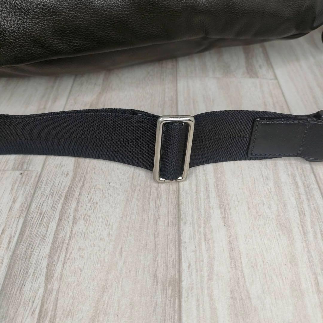 55 COACH コーチ　レザー　ボディーバッグ